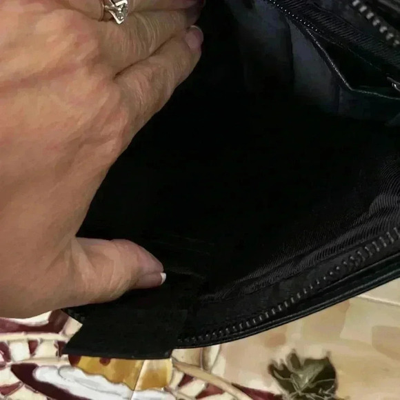 Leather crossbody bag - Picture 7 of 13